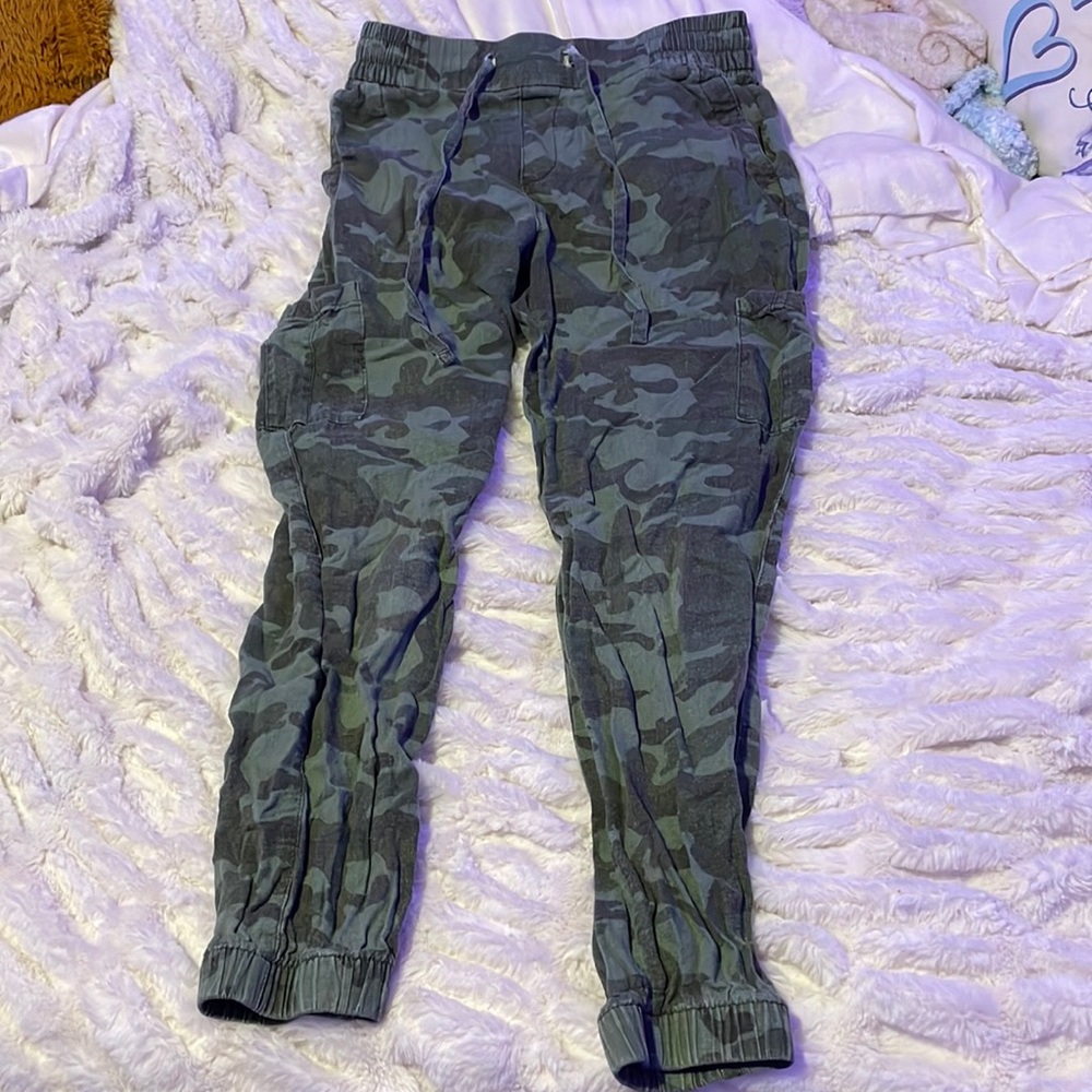 Old navy camo sweatpants